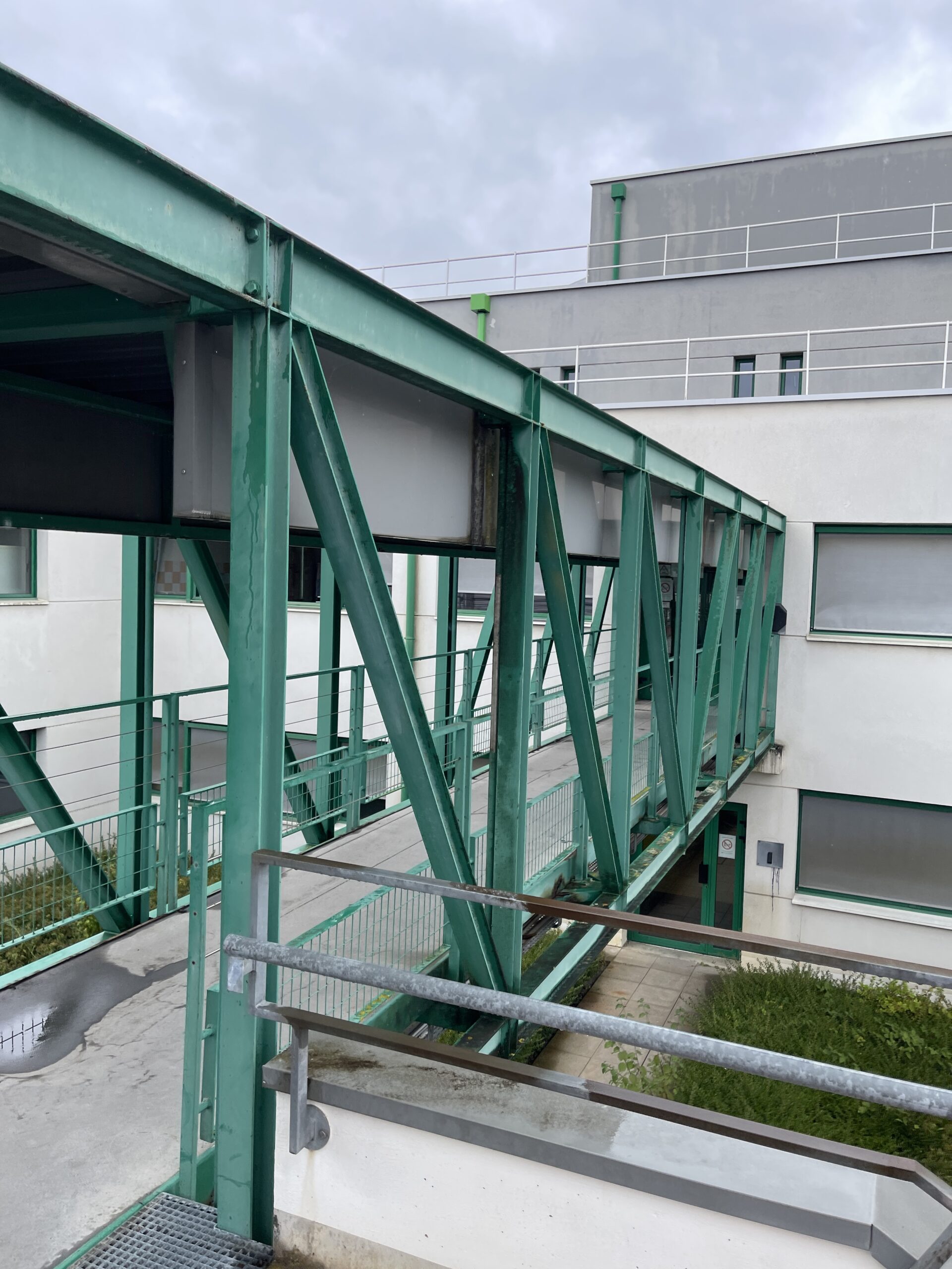 Passerelle à Besançon qui va être décapé et peind