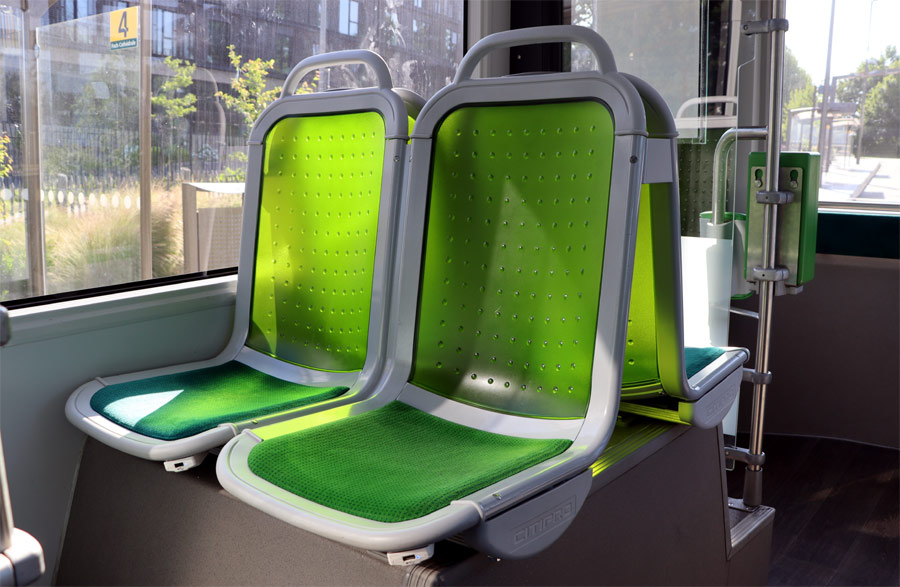 Traitement de siège contre le feu avec un produit ignifuge transparent d'un bus