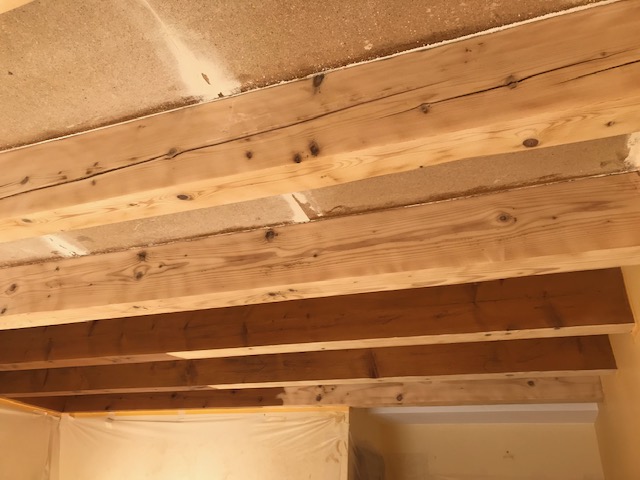 Ponçage de poutre bois 